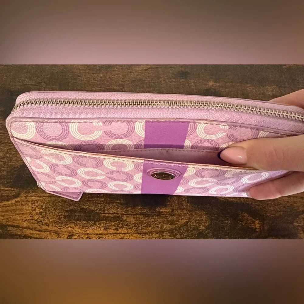 Coach Lavender Patterned Wallet-Y2K - Picture 6 of 9